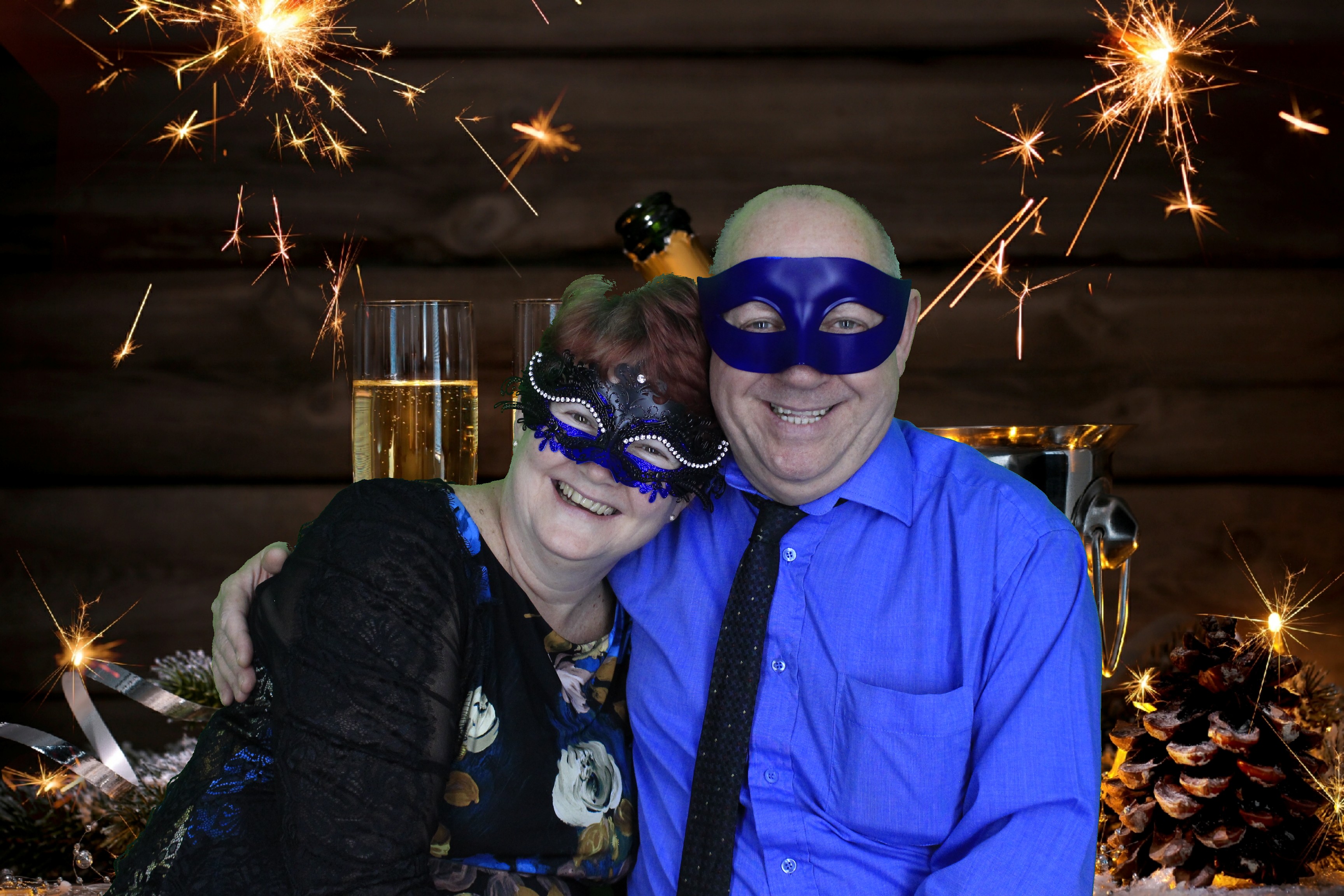 New Years Eve Party Silvermere | View more photos from the event at gallery.myphotoboothexperience.co.uk/u/MyPhotoBoothExperienceLtd/New-Years-Eve-Party-Silvermere